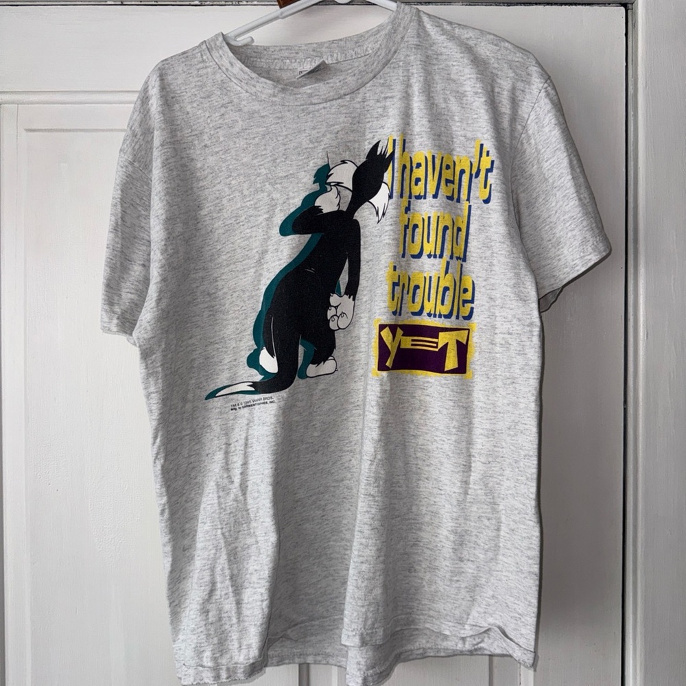 Warner Bros. Gray Short Sleeve Tee with Sylvester Graphic and Yellow Text